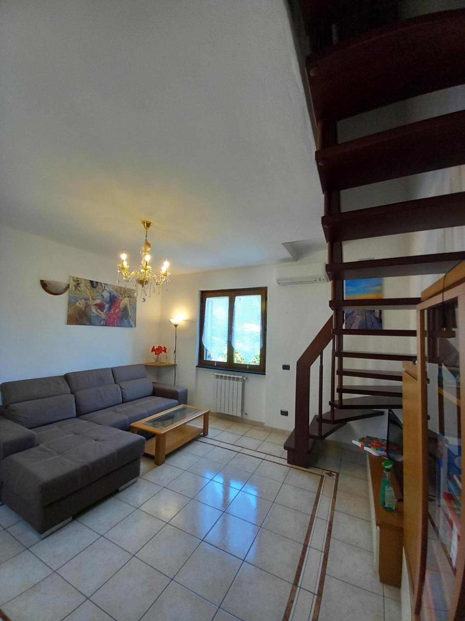 Casa Tora Viletta A Schiera Ferienhaus Santo Stefano di Magra